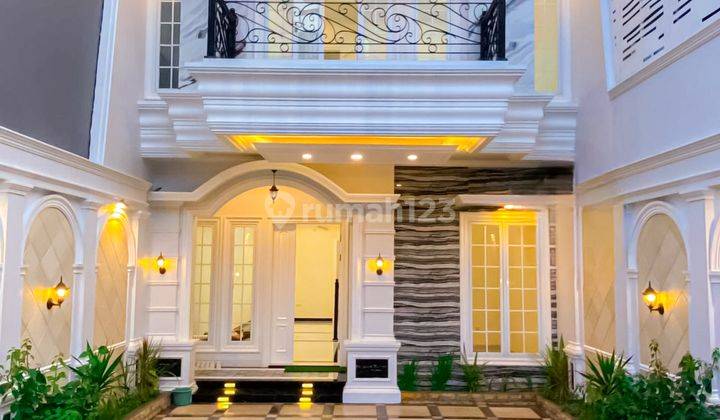 Rumah Mewah Modern Classic Dalam Cluster Dijagakarsa  1