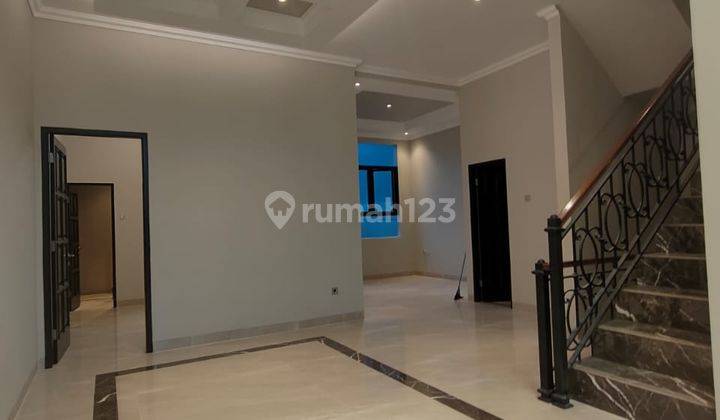 Rumah Mewah 3 Lantai Dalam Cluster Dijagakarsa  3