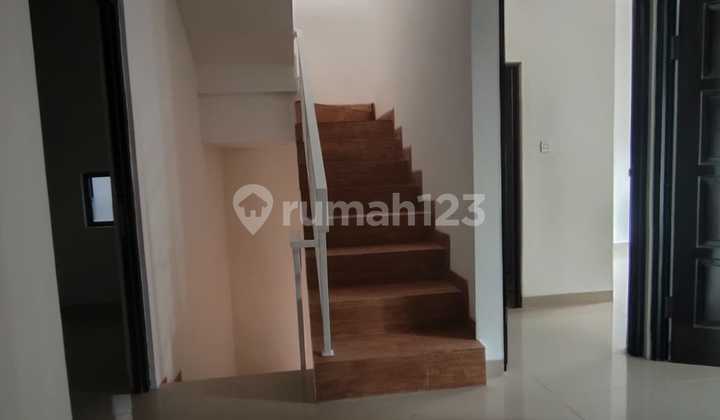 Rumah plus Roof top Harga Nego Dalam Cluster  3menit ke stasiun Lenteng agung  17