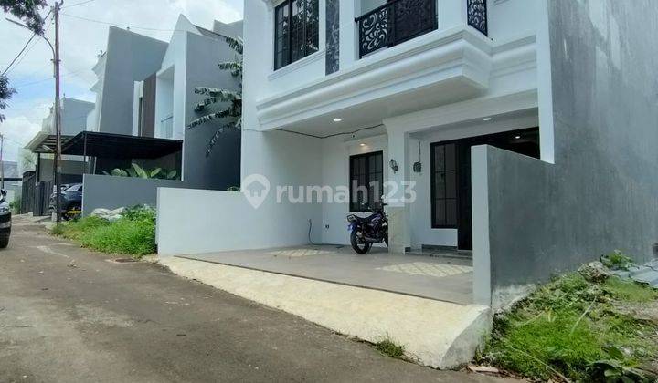 Rumah Mewah 2.5 Lantai Rooftop dalam Cluster Dijagakarsa  2