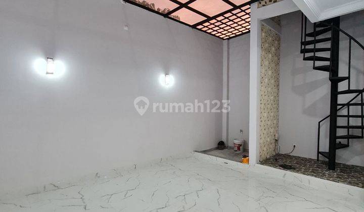 Rumah 3lantai DiJagakarsa Jakarta Selatan Dalam komplek  8