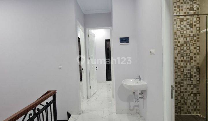 Rumah 3lantai DiJagakarsa Jakarta Selatan Dalam komplek  13