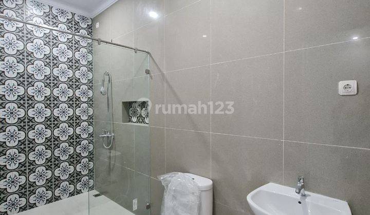 Rumah 3lantai DiJagakarsa Jakarta Selatan Dalam komplek  12