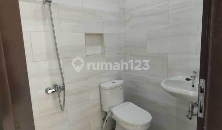 Rumah Baru 2 Lantai Free kitchen set dan bathub dalam Cluster Dijagakarsa  15