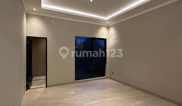 Rumah Mewah 3 Lantai Dalam Cluster Dijagakarsa  22