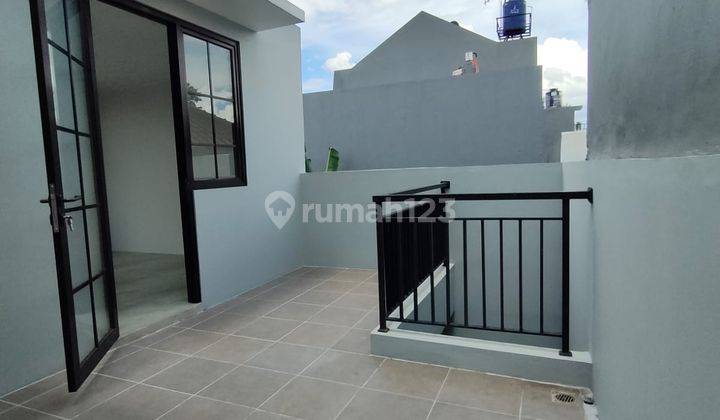 Rumah Plus Rooftop semi 3lantai 24
