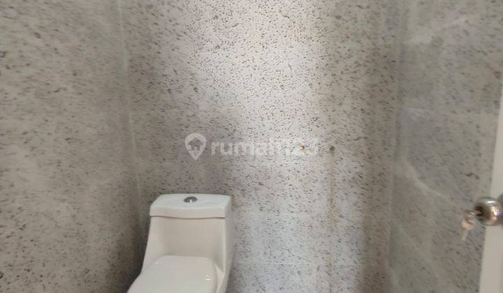 Rumah Plus Rooftop semi 3lantai 26