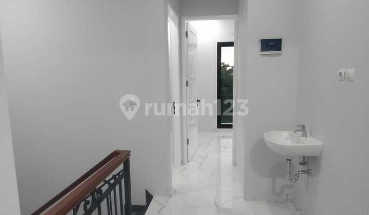 Rumah 3lantai DiJagakarsa Jakarta Selatan Dalam komplek  23