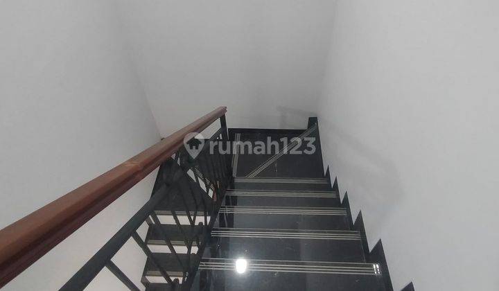 Rumah 3lantai DiJagakarsa Jakarta Selatan Dalam komplek  26