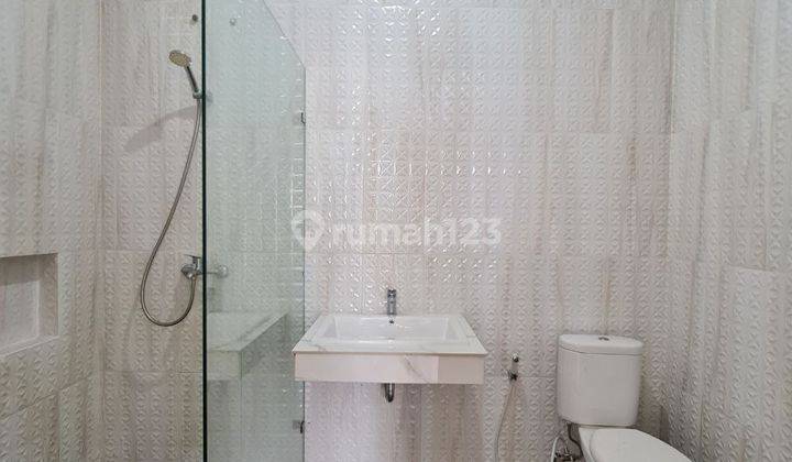 Rumah Di kawasan bebas banjir akses jln 2mobil Bisa cash dan Kpr  16