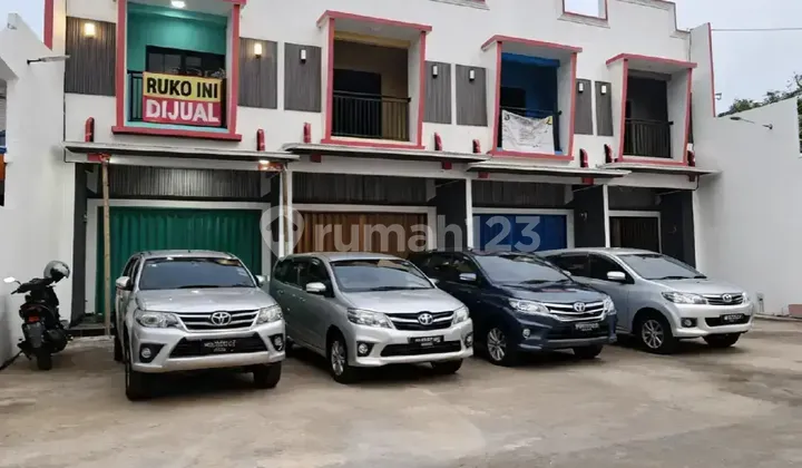 Shop House for Sale in Jagakarsa, South Jakarta Starting from 1.7 Billion Negotiable, Cash, Mortgage, and Installment Payment Available. 2