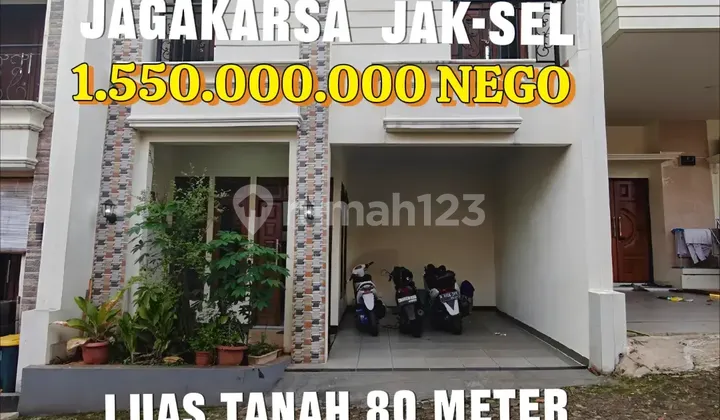 House for Sale in Jagakarsa Main Bedroom Upstairs and Downstairs Cash and Mortgage Available