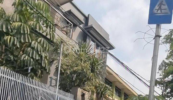 Dijual lelang rumah mewah di benhil jakarta pusat 2