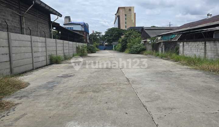 Sold Below NJOP Former Warehouse in Daan Mogot Sold Below NJOP Former Warehouse in Daan Mogot