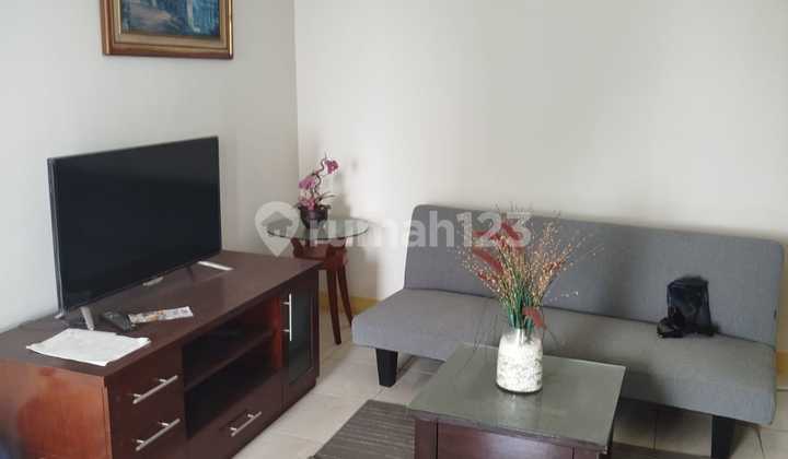 Hunian nyaman di tengah kawasan perkantoran Jakarta Selatan, Sudirman Park, 2 BR, 48 sqm, Furnished