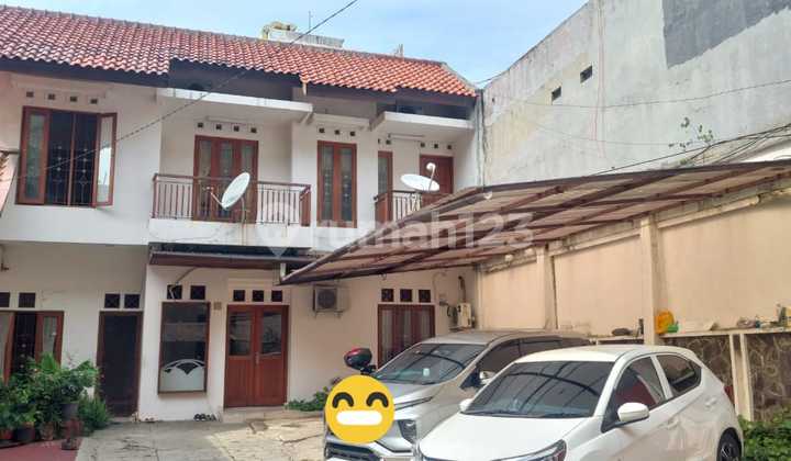 Rumah 2 Lantai Lokasi Sangat Strategis di Fatmawati, Luas 200 Sqm, 4 Kamar Tidur, Semi Furnished