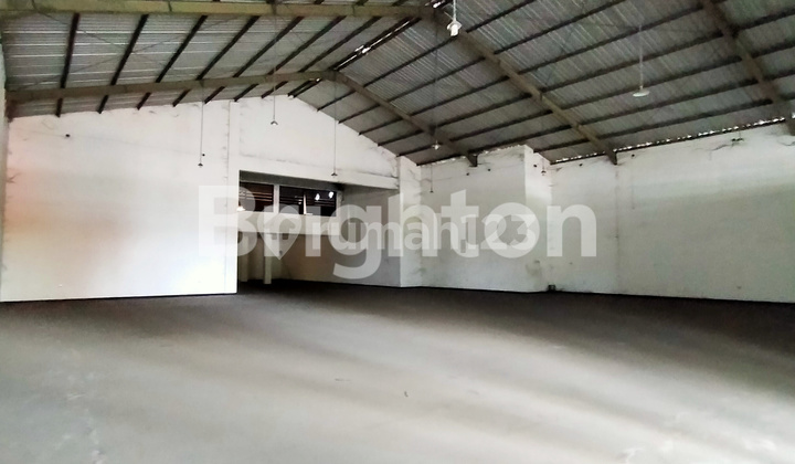 Wide Shop House in Tulungagung 1