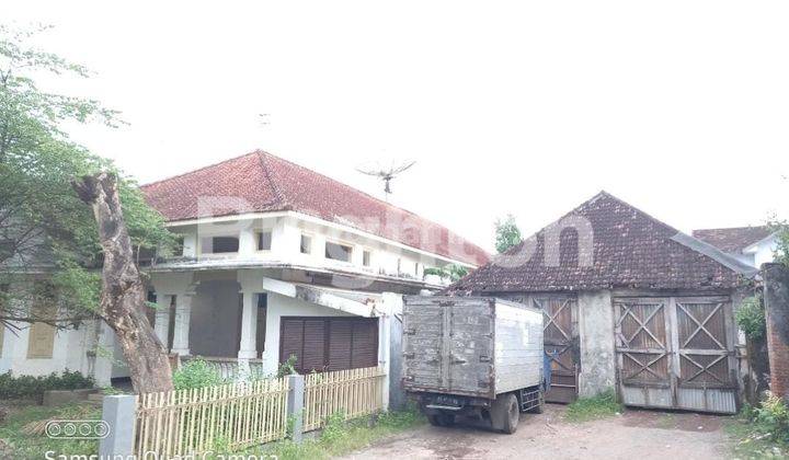 RUMAH INTERIOR CLASSIC BANGUNAN PREMIUM TULUNGAGUNG KOTA 8