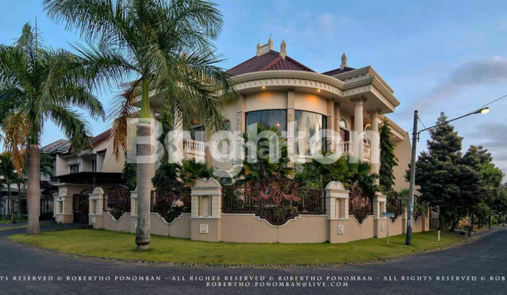 Rumah Hook Mewah Di PBI Araya Malang