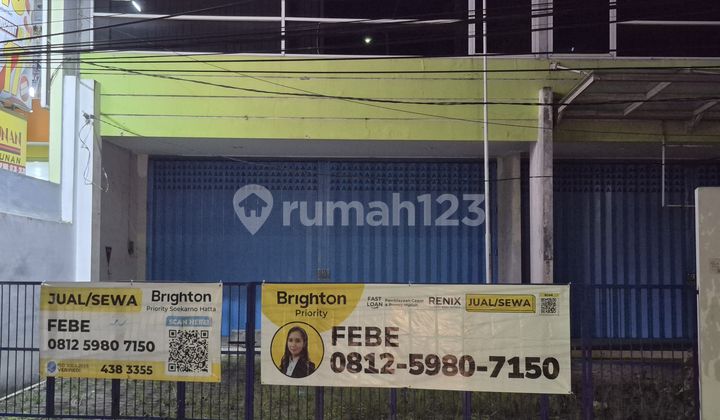 Spacious Shop House in Banyuwangi 1