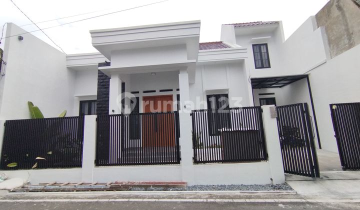 Rumah Tengah Kota Malang Rumah Tengah Kota Malang