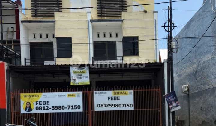 Twin Shophouses in Soekarno Hatta, Malang