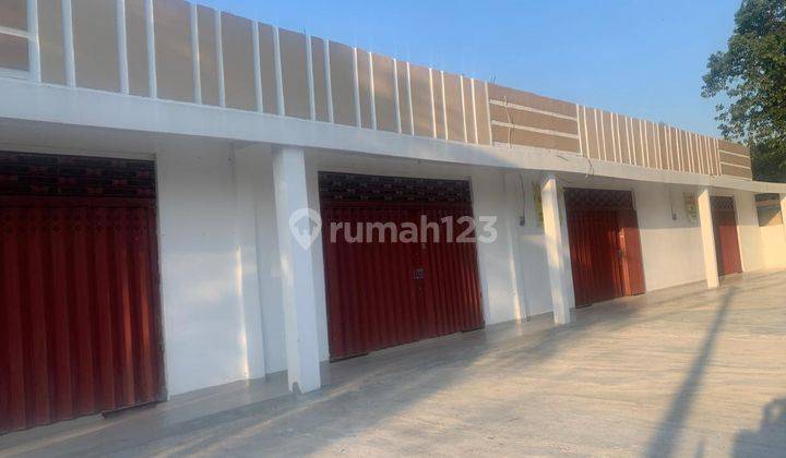 Ruko Luas Di Maumere 225.0 m² 1