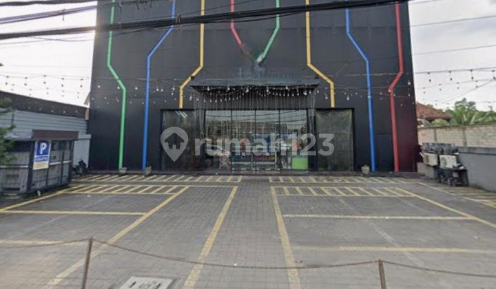 Spacious Shop House in Badung, Bali Spacious Shop House in Badung, Bali