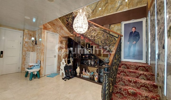 Dijual 2 Lantai Modern Classic Luxury di The Masterpiece Condominium Epicentrum - Private Lift, Dekat Epicentrum Walk Cbd Kuningan, Fasilitas Kolam Renang, Fitness Center, Jogging Track, Taman, Playground Anak, Keamanan 24 Jam & Cctv 2