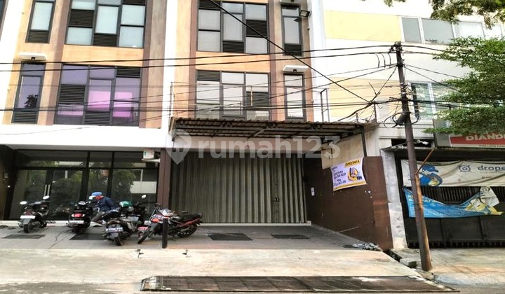 Ruko Siap Usaha di Taman Aries Meruya 2,5 Lantai + Rooftop Area Puri Indah, Dekat Mall Puri Indah, Pasar Taman Aries, Rs Siloam Kebon Jeruk, Ipeka Puri Indah