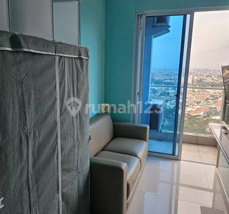 Lantai Hoki 1BR Furnish Apartemen Puri Mansion Kembangan 2