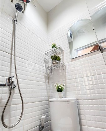 For Sale 4-Story Boarding House in Tanjung Duren Raya, Modern Contemporary Art Deco Facade, Facilities include Living Room, Android Smart TV, Private WiFi Router, Complete Room Furniture & Facilities, Electricity Token, Dispenser, Fully Equipped Shared Kitchen, 24-Hour CCTV, Washing Machine. 2