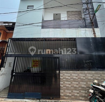 For Sale: Ready-to-Operate Boarding House in the Heart of Tanjung Duren, Near Ukrida Hospital, Central Park Mall, Untar University, Kopro Market, High Rental Potential 2
