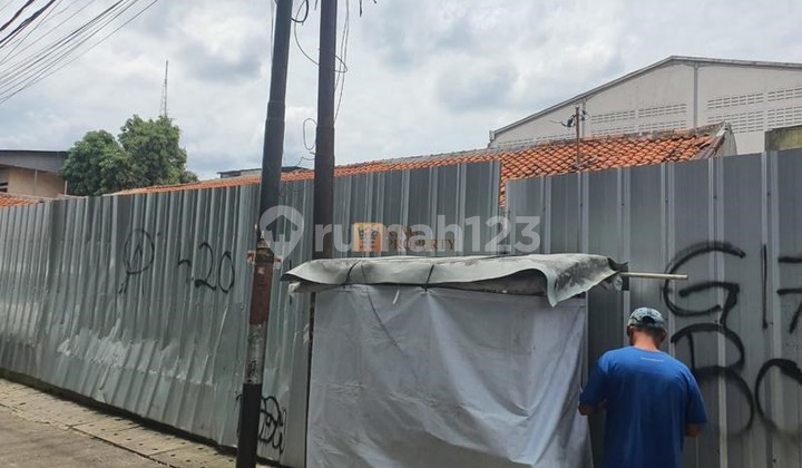 Lahan Strategis 807 M² di Jl. Raya Meruya - Dekat Kampus Mercu Buana & Puri Indah, Dekat Mall Puri Indah, Lokbin Meruya Ilir, Sekolah Al-Ihsan, Rumah Sakit Ukrida