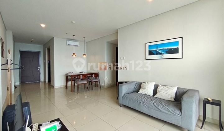 Modern Style 2BR Central Park Residences Direct Access to Mall, 24-Hour Security Facilities, Swimming Pool & Children's Pool, Whirlpool, Jogging Track