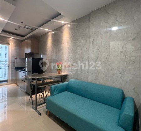 Cozy 1Br Madison Park Apartment Furnished - Near Central Park Mall & Neo Soho Mall, Close to Central Park Mall & Untar, Facilities Include Swimming Pool, Jogging Track, Basketball Court, Gym, Billiard, Sky Garden, EV Charging Station 2