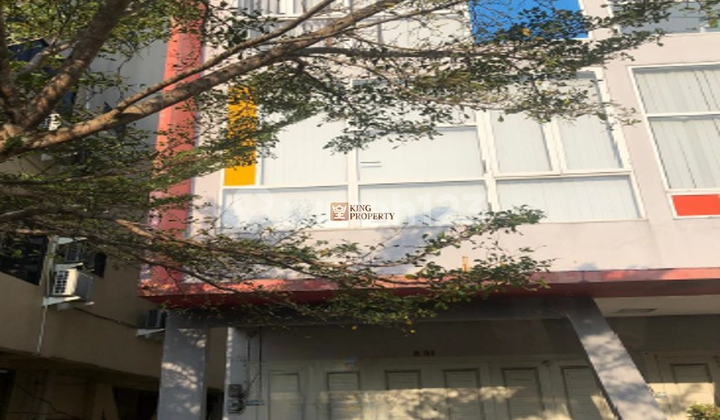 Modern Commercial Minimalist Colorful Accent For Sale 3-Storey Shop House, Near Living World Pekanbaru & Ska Mall Pekanbaru, Pemuda City Walk Pekanbaru, 24-Hour Security Facilities, Wide Roads & Easy Access, Spacious Parking Area, Busy & Active Shop House Environment 1