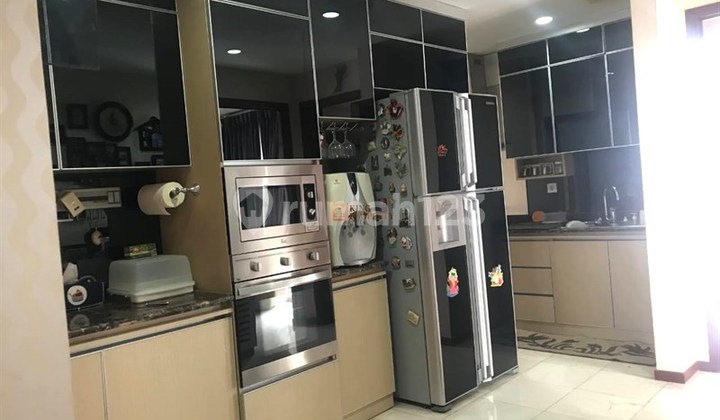 3Br Classic Luxury Royal Mediterania Garden, Superblock Podomoro City - Central Park Area, Facilities include Swimming Pool, Kids Playgrounds, Club House, Spa, Fitness Center, Garden, Jogging Track 2