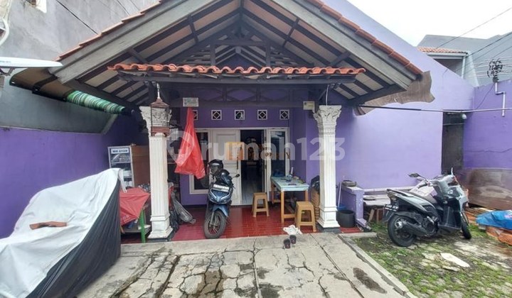 Best Value Kembangan! 2-Story House Near CBD Puri Indah & Petra Alpha School, Close to Puri Indah Mall, Taman Aries Market, Kembangan General Hospital, SMK Bina Insan Mandiri 2