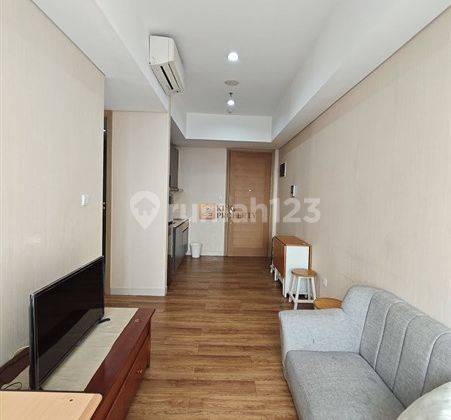 Nego Sampai Jadi, Full Furnished, 3BR, Fasilitas Kolam Renang, Akses Mall Taman Anggrek, Central Park, Neo Soho, Dan Pusat Kuliner Jakarta Barat, Dijual Apartment Di Taman Anggrek