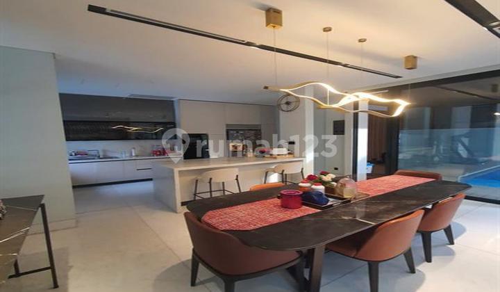 Modern Luxury Contemporary - Private Pool, Dijual Rumah Mewah Puri Mansion 3,5 Lantai, Fasilitas Gerbang Utama Mewah, Keamanan 24 Jam, Private Club House, Kolam Renang, Taman Hijau & Jogging Track, Playground Anak, Lapangan Basket, Gym