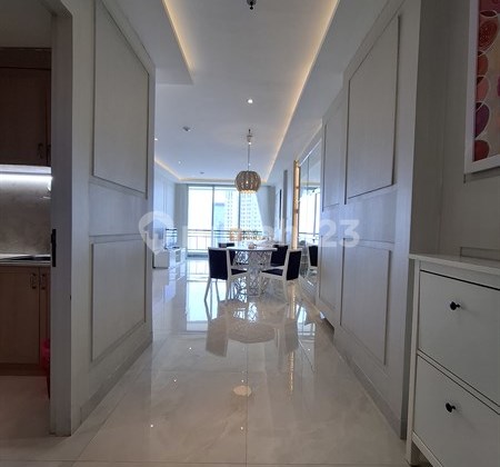 Modern Minimalist Luxury Design, 3Br Condominium Central Park Residences Near Central Park Mall & Neo Soho Mall, 24-Hour Security Facilities, Swimming Pool, Gym, Jogging Track, Sky Garden & Green Park, Children's Playground. 2