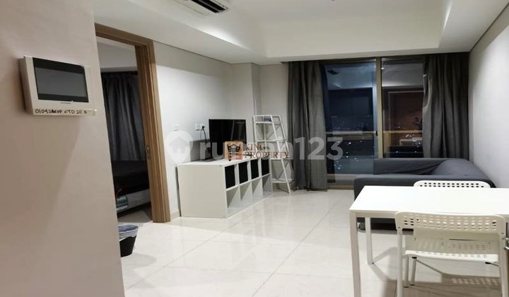 Fully Furnished, 1BR Taman Anggrek Residences Near Taman Anggrek Mall, Facilities: Swimming Pool, Kids Playground, Club House, Spa, Fitness Center, Garden, Jogging Track
