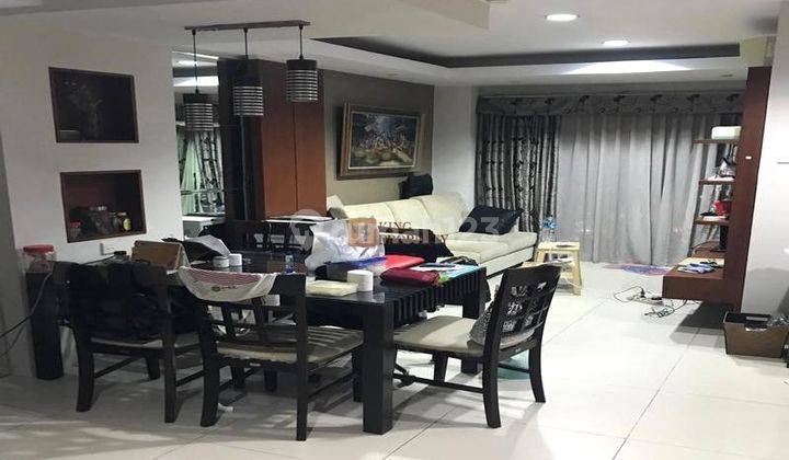 Dijual 3 Kamar Apartemen Cosmo Mansion Furnish Strategis  1