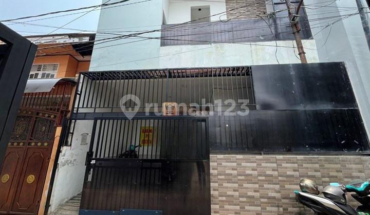 Dijual Kost Siap Usaha di Jantung Tanjung Duren, Dekat RS Ukrida, Central Park Mall, Untar, Pasar Kopro, Potensi Sewa Tinggi