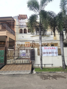 Rumah 2 Lantai Mediterranean Tropical House Terdekat Mall Puri Green Garden Residence, Dekat  MA Negeri 9 Jakarta, Universitas Sahid, RS Pondok Indah, RS Siloam Kebon Jeruk, Waterbom Jakarta 2