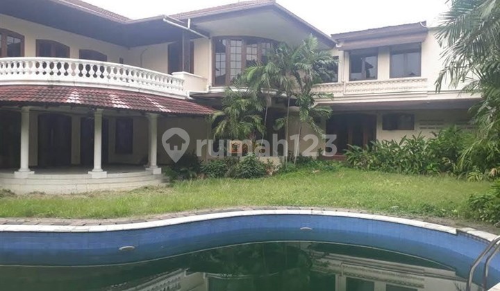 Bukit Golf Pondok Indah - Classic Mediterranean Villa 1,400M² Near Pim, Land Included, Close to Pondok Indah Mall (Pim 1, 2, 3), Pondok Indah Hospital (RSPI), Access to Lebak Bulus & Fatmawati MRT Stations, Tb Simatupang & Jorr Toll Roads, Quick Access to Sudirman & SCBD Business Districts.