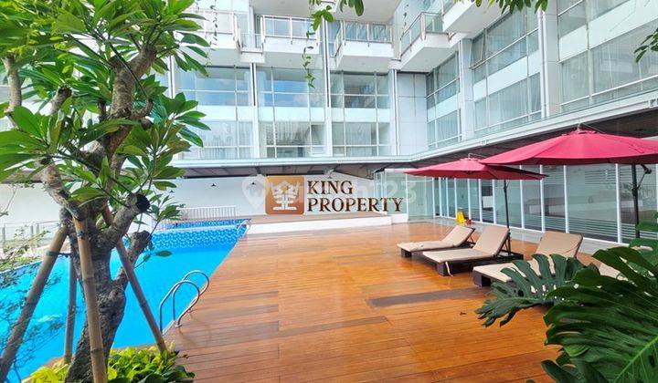 View Golf Course, 2 Kolam Renang Eksklusif (Family Pool & Sky Pool), 3 Lobby Eksklusif & Double Private Lift, Lahan Parkir, Sky Garden, Ruang Serbaguna, Gym, Keamanan 24 Jam, Disewa 1 Kamar Apartemen The Peak Royale Springhill Suites 1