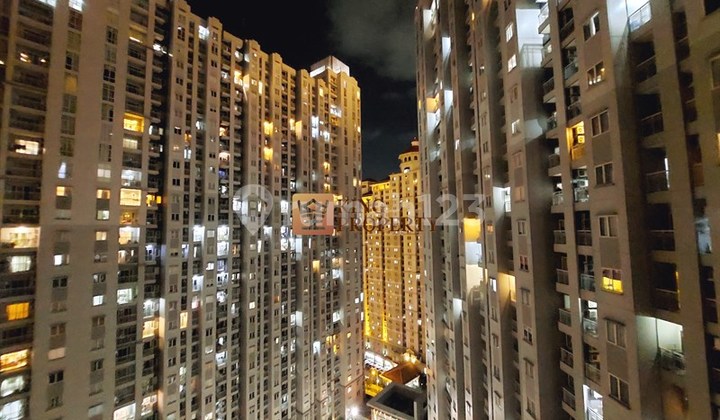 2Br Royal Mediterania Garden Full Furnish - Cocok Hunian & Investasi , Fasilitas Kolam Renang & Kids Pool, Whirlpool, Sauna & Outdoor Playground, Jogging Track, Squash Court, Tennis Court & Gym