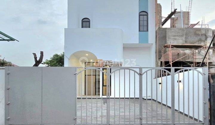 Nuansa Santorini di Kembangan Rumah Little Santorini di Meruya Utara  1